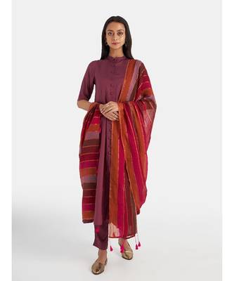 Suta Women's Purple Viscose Rayon Solid Kurta Set with Dupatta 4