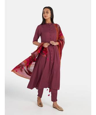 Suta Women's Purple Viscose Rayon Solid Kurta Set with Dupatta 5
