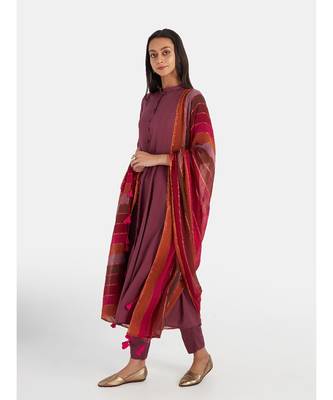 Suta Women's Purple Viscose Rayon Solid Kurta Set with Dupatta 1