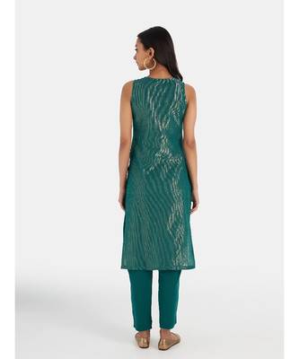 Suta Women's Brown Striped Cotton Blend Kurta Set without Duppata 3