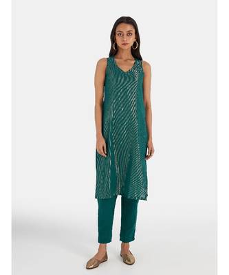 Suta Women's Brown Striped Cotton Blend Kurta Set without Duppata 4