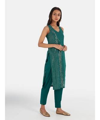 Suta Women's Brown Striped Cotton Blend Kurta Set without Duppata 1