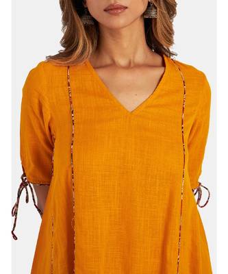 Suta Women's Mustard Solid Pure Cotton Kurta Set without Duppata 2