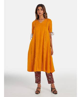 Suta Women's Mustard Solid Pure Cotton Kurta Set without Duppata 3