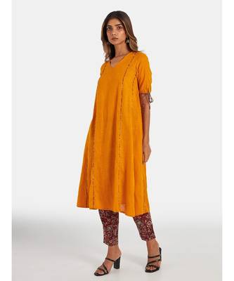 Suta Women's Mustard Solid Pure Cotton Kurta Set without Duppata 4