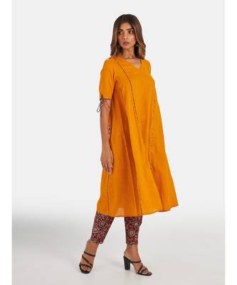 Suta Women's Mustard Solid Pure Cotton Kurta Set without Duppata 1