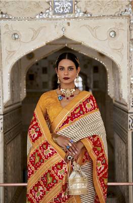 Off white woven cotton silk saree with blouse 2