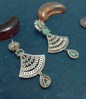 Green earrings 2