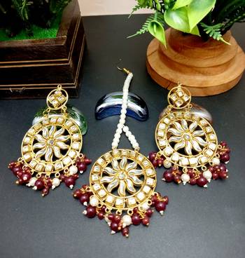Red necklaces 3