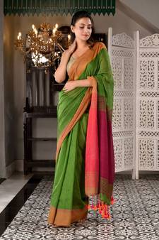 This is  Green Cotton textured handwoven saree  from Charukriti