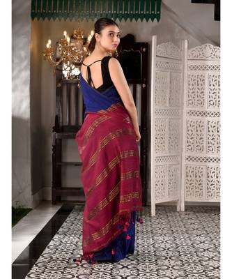 This is  Blue Cotton  handwoven saree with zari in pallu  from Charukriti 5