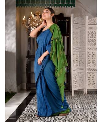 This is  Blue Cotton  handwoven saree with zari in pallu  from Charukriti 4