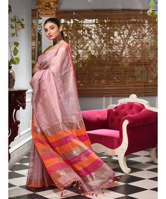 This is  Mauve Tissue handwoven saree  from Charukriti 3