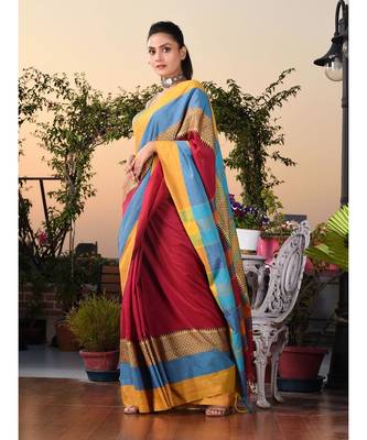 This is  Magenta Blended Cotton handwoven saree with temple design from Charukriti 3