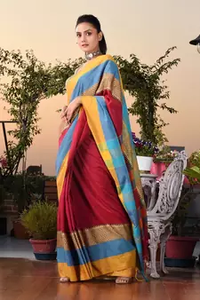 This is  Magenta Blended Cotton handwoven saree with temple design from Charukriti