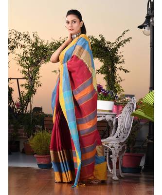 This is  Magenta Blended Cotton handwoven saree with temple design from Charukriti 4