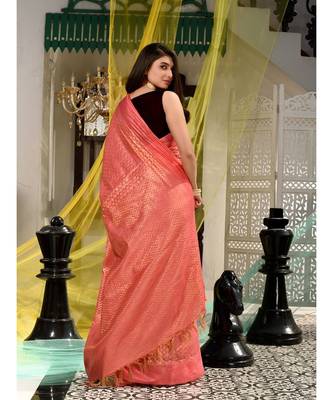 This is  Pink Blended Silk textured handwoven saree  from Charukriti 4