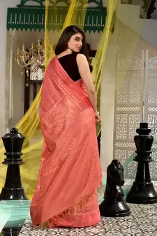 This is  Pink Blended Silk textured handwoven saree  from Charukriti