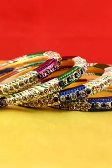 rajasthani lakh bangles muti coulor  stone size-2.4,2.6