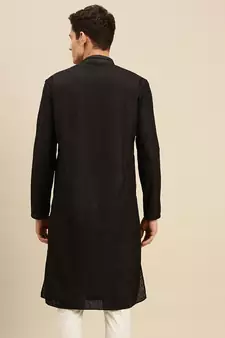 Sanwara Men Black Cotton Chikankari Embroidery Kurta