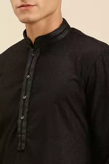 Sanwara Men Black Cotton Chikankari Embroidery Kurta