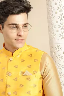 Sanwara Men's Yellow Printed Art Silk Ethnic Bandi Jacket