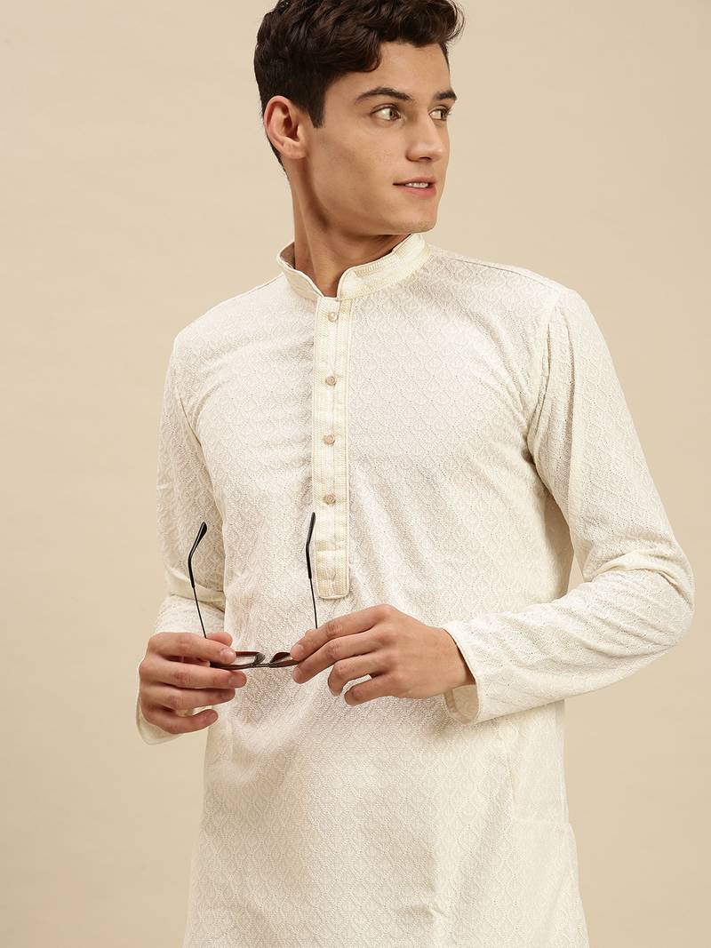 Sanwara Men Off White Cotton Chikankari Embroidery Kurta Pyjama