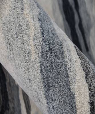 Dark Gray Woolviscose Abstract 5x8 Feet  Hand-Tufted by Saraswati Global 4