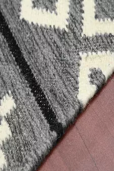 Gray Wool Artifacts 5x8 Feet  Hand-Woven by Saraswati Global