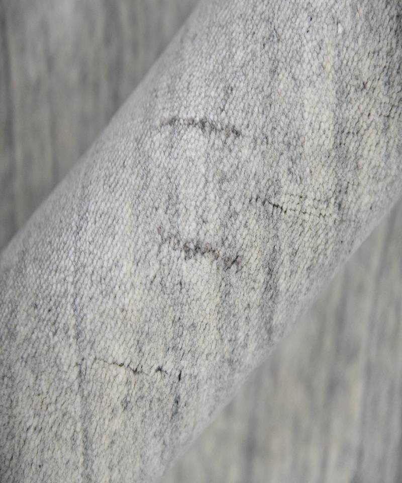 Light Gray Blended  Wool Blend 4X6 Feet  Hand-Woven by Saraswati Global