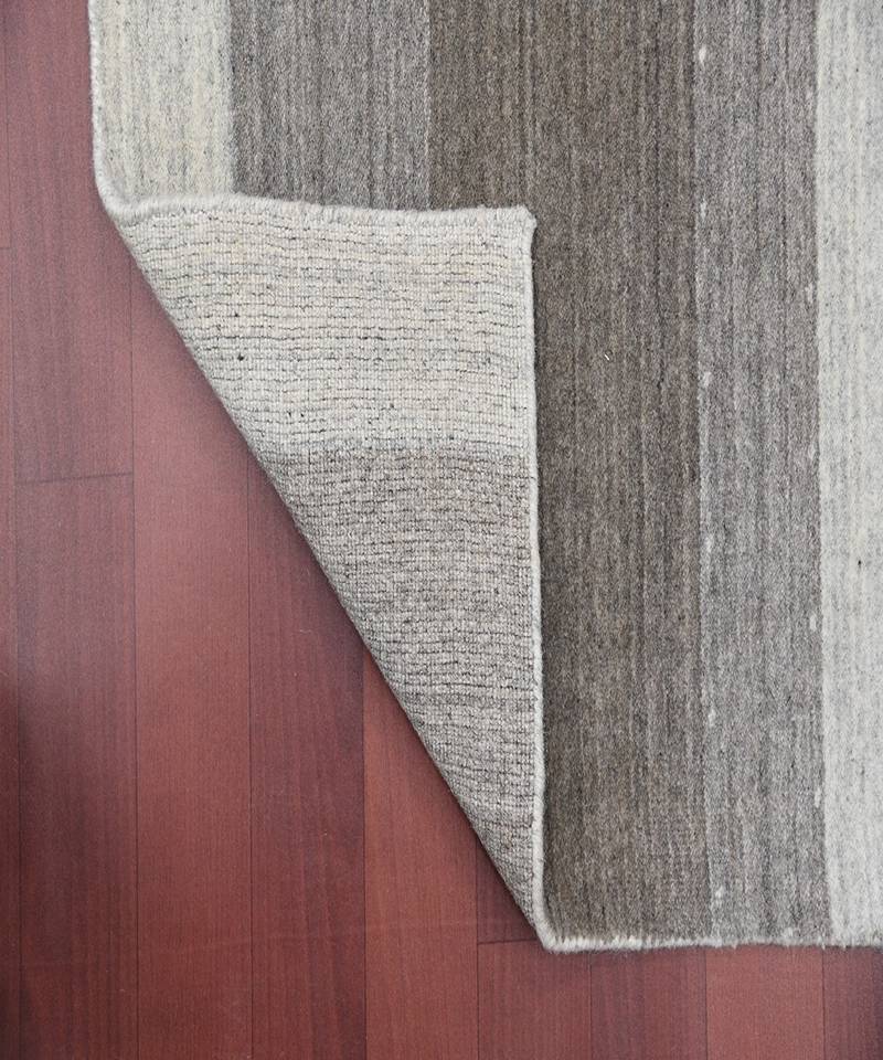 Light Gray Blended  Wool Blend 4X6 Feet  Hand-Woven by Saraswati Global
