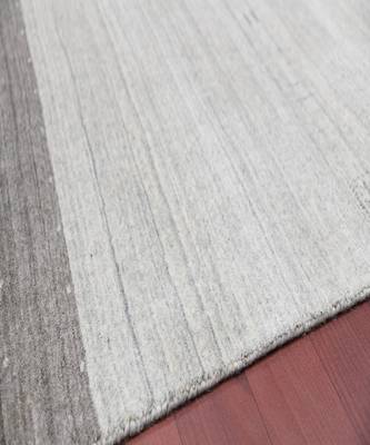Light Gray Blended  Wool Blend 4X6 Feet  Hand-Woven by Saraswati Global 4