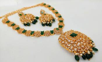 Green south-indian-jewellery 1