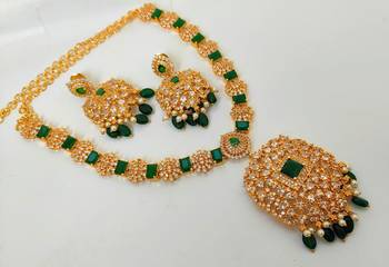 Green south-indian-jewellery 2