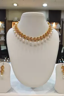 Multicolor pearl necklaces
