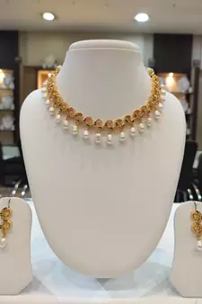 Multicolor pearl necklaces