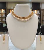 Red pearl necklaces