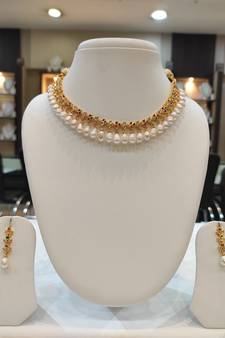 Multicolor pearl necklaces