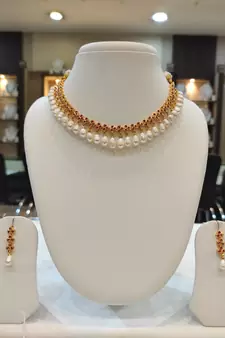 Red pearl necklaces