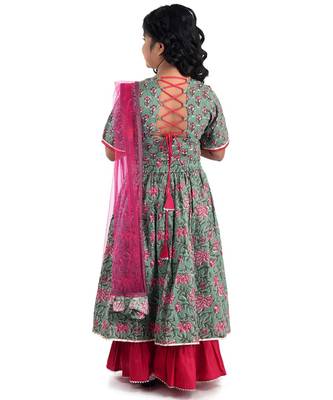 Kinder Kids Girls Green  Pink Block Print Ready to Wear Lehenga  Blouse With Dupatta 4