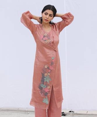 Linen Embroidered Pink Kurta Sets 2