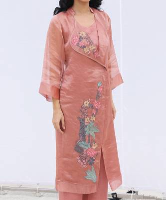 Linen Embroidered Pink Kurta Sets 3