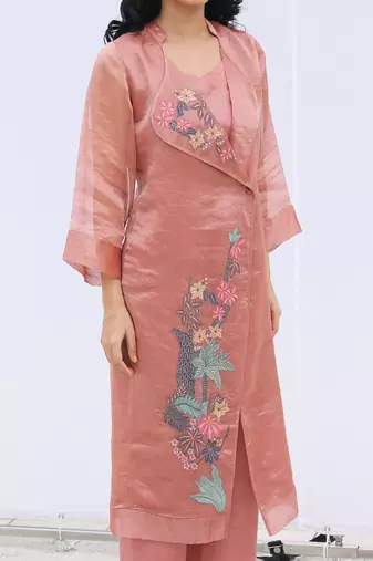 Linen Embroidered Pink Kurta Sets