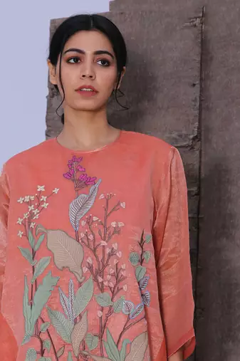 Linen Embroidered Pink Kurta Sets