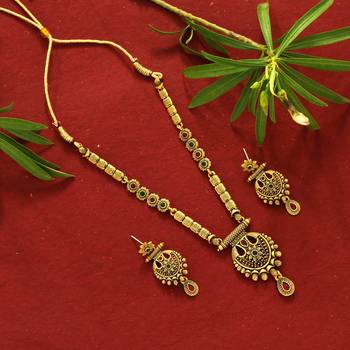 Maroon necklace-sets 1