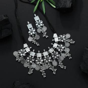 Silver necklace-sets 1