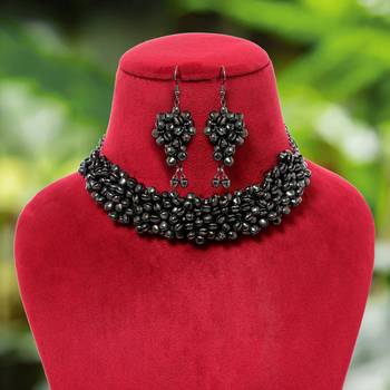 Black necklace-sets 1