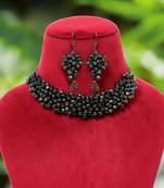 Black necklace-sets