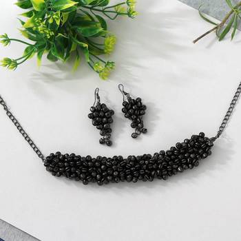 Black necklace-sets 2