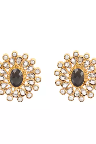 Gold pearl earrings